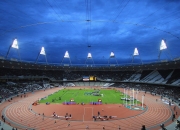 熊猫体育官方网站-从质疑到主宰，恩比德的自我救赎之夜，奇才击溃尼克斯的战术启示