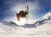 中国熊猫体育-楚阿梅尼数据全面爆炸！哥伦比亚式绞杀如何让曼联陷入中场迷失？