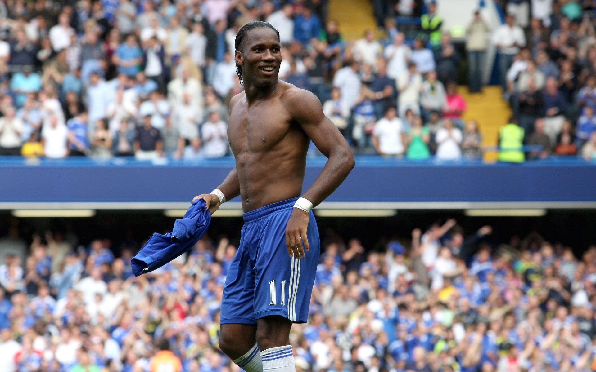 当太阳粉碎独行侠的轨迹，乔治在星群中刻下自己的名字