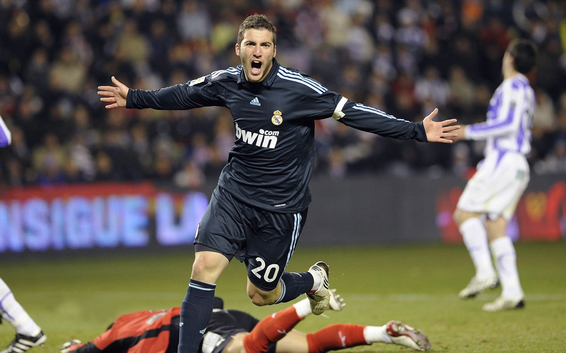 逆风翻盘与破纪录之夜，英格兰队的绝地反击与王皓的不朽传奇